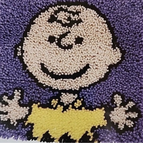 Lucy & Charlie Brown Latch Hook Kit sealed new - Picture 7 of 7